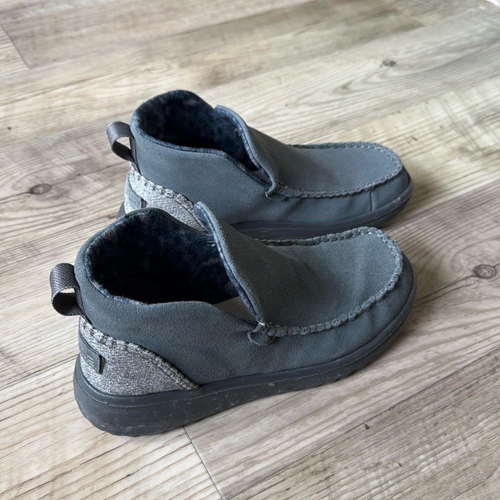 Hey Dude Woman’s Carbon Grey Suede Shoes. Size 8.